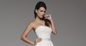 0-Amelia3-300x161 Escote corazón del vestido de novia Amelia