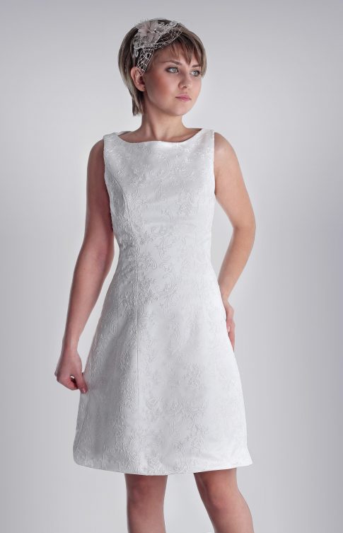 INNOVIAS | Vestido de novia corto en alquiler modelo 161 de Innovias