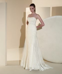 420-B-250x300 Vestido de novia 420 de Innovias corte recto