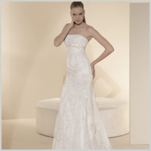 427-INNOVIAS-Z-300x300 Vestido de novia 427 de Innovias corte recto