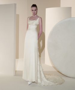 465-B-250x300 Vestido de novia 465 de Innovias corte recto