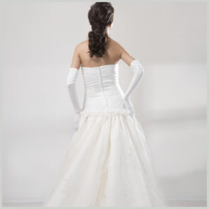 4724-INNOVIAS-B-300x300 Espalda del vestido de novia 4724-innovias-b