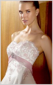 814-INNOVIAS-186x300 Escote del vestido de novia 814 de Innovias