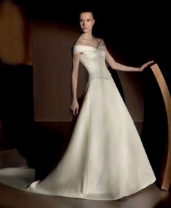 845-247x300 Vestido de novia 845 de Innovias corte en A en raso