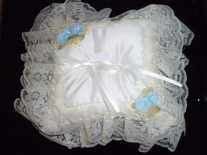 broches16-300x225 cojin anillos boda 16