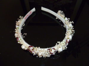 broches23-300x225 diadema flores arras 23