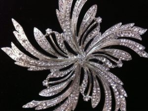 broches9-300x224 broche novia 9