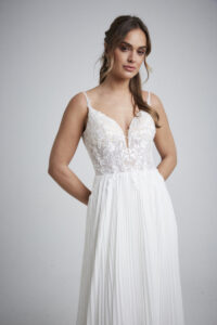 INNOVIAS_850-200x300 detalle-vestido-novia-hali-innovias
