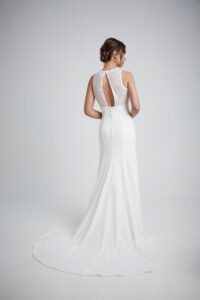 INNOVIAS_linda-vestido-novia-espalda-200x300 INNOVIAS_linda-vestido-novia-espalda