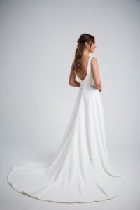 INNOVIAS_maya-espalda-vestido-novia-200x300 INNOVIAS_maya-espalda-vestido-novia