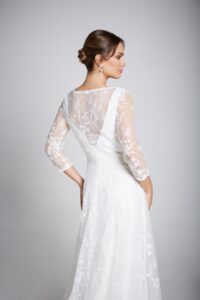 ESPALDA-ABRIGO-NOVIA-DARIA-INNOVIAS-CERCA-200x300 ESPALDA-ABRIGO-NOVIA-DARIA-INNOVIAS-CERCA