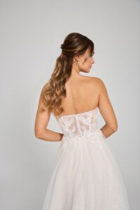 INNOVIAS_165-stella-espalda-cerca-200x300 INNOVIAS_vestido-novia-stella-espalda-cerca