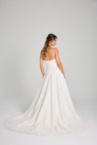 INNOVIAS_460-lis-espalda-200x300 vestido-novia-silva-espalda