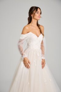 INNOVIAS_vestido-novia-elsa-detalle-mangas-200x300 INNOVIAS_vestido-novia-elsa-detalle-mangas
